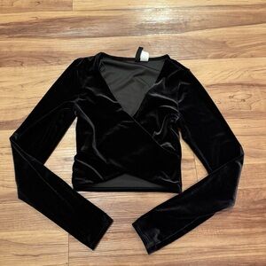H&M Divided Black Velvet Wrap Crop Top | Size XS | Elegant | long sleeevs